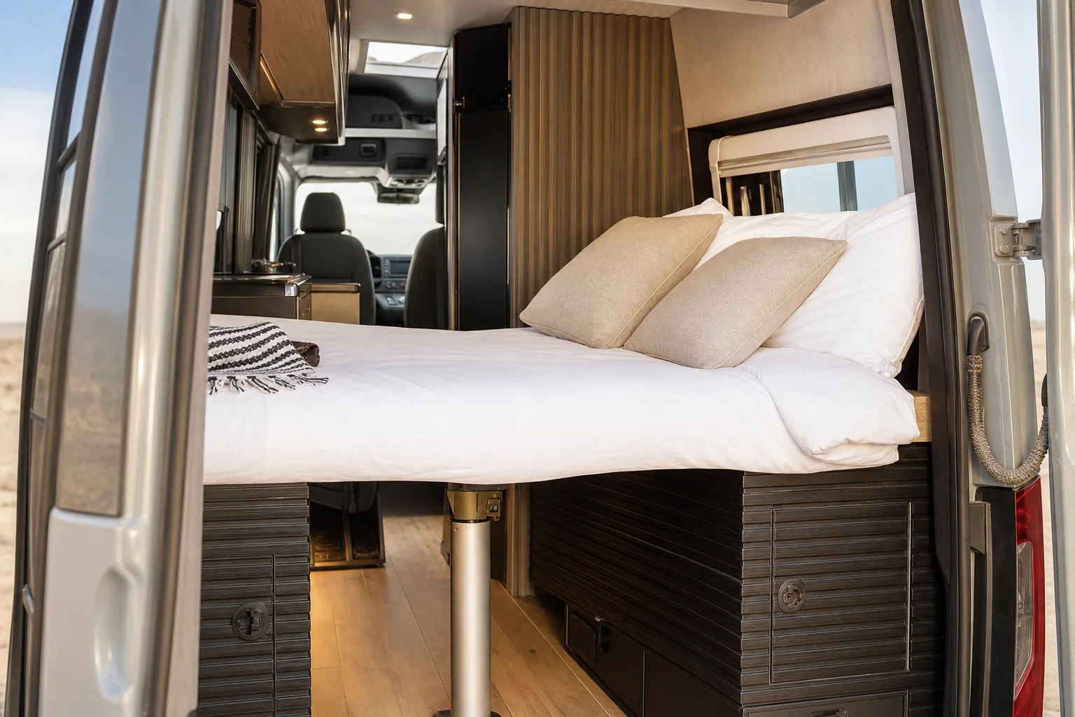 Mercedes Sprinter 4x4, photograph 2